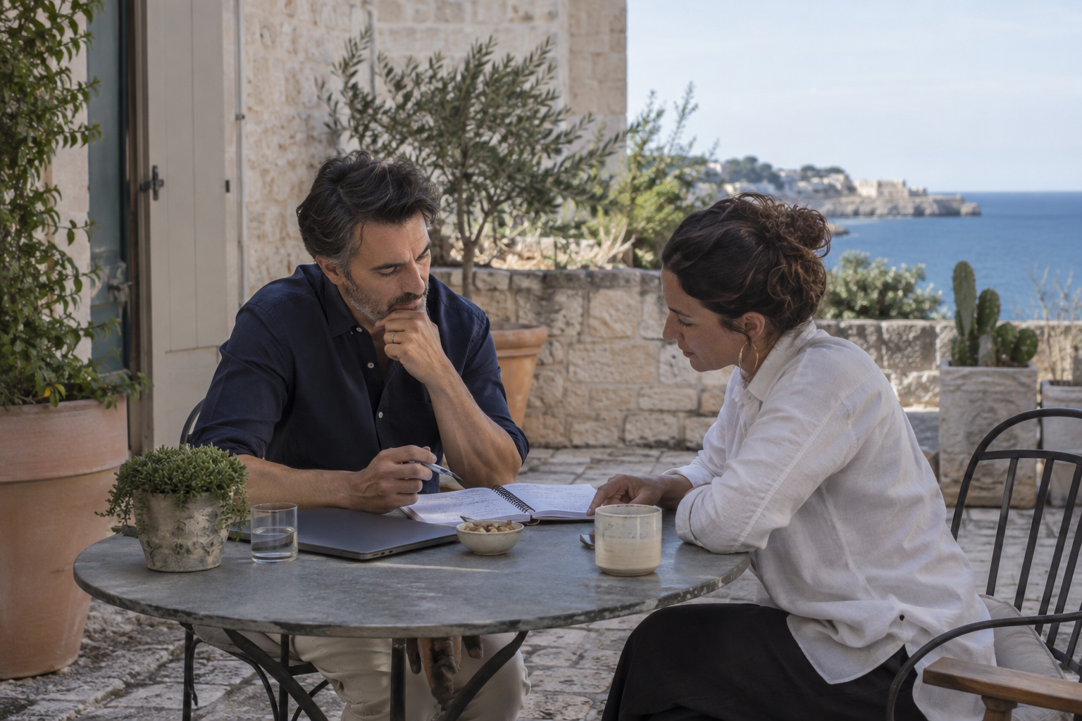 Sessione di mental coaching in una corte in pietra nella provincia Barletta-Andria-Trani